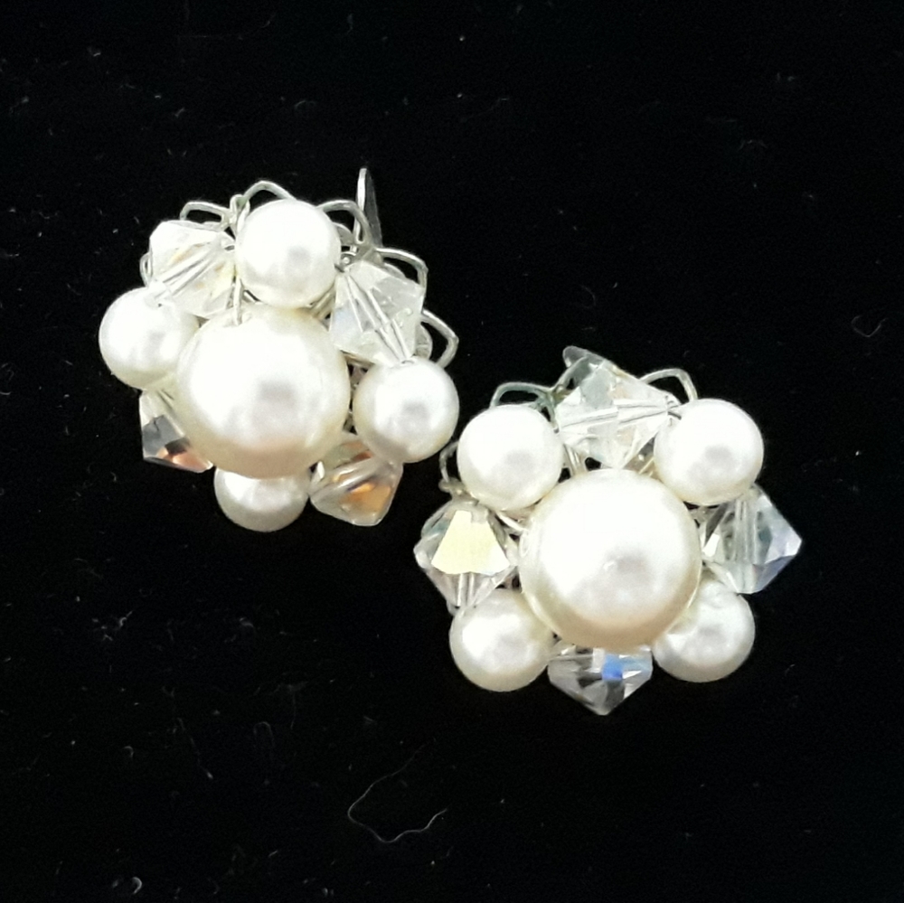 Art Deco Style Faux Pearl Cluster Clip On Earrings / Vintage Costume Jewelry - Picture 7 of 7